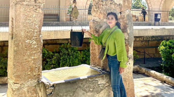 Instagram/bellasaphiraofficial