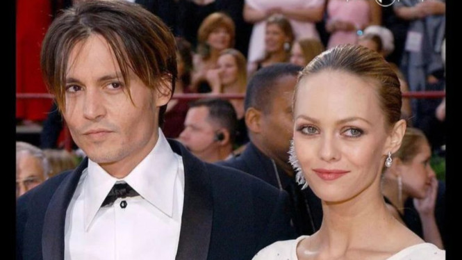 Instagram/vanessaparadis_1972