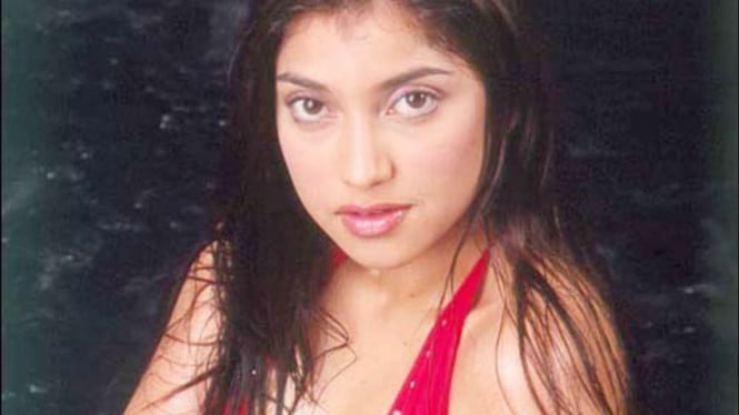 Instagram/sarahazhari_lovers 