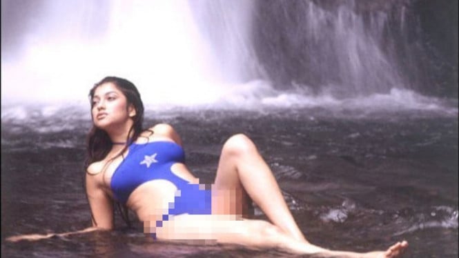 Instagram/sarahazhari_lovers 