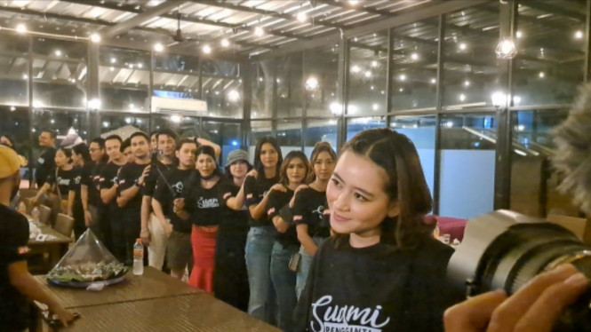 Intipseleb/Tiya Sukmawati