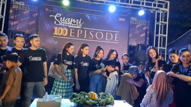 Intipseleb/Tiya Sukmawati