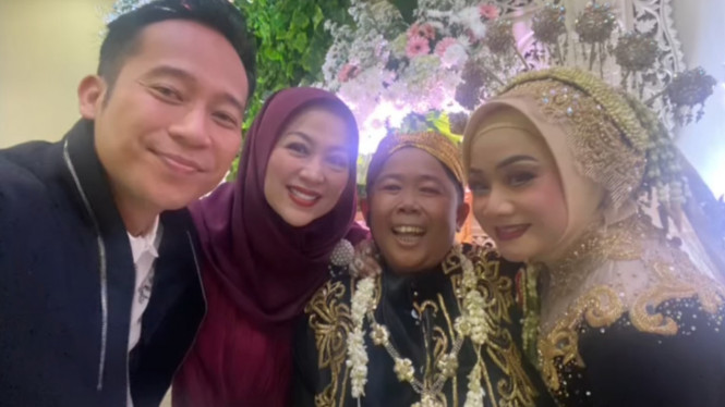 instagram/dennycagur