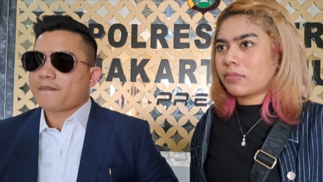 Intipseleb/Tiya Sukmawati