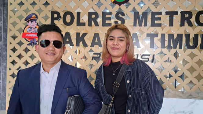 Intipseleb/Tiya Sukmawati