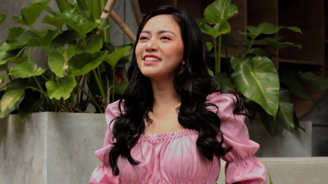 Instagram/Rachelvennya