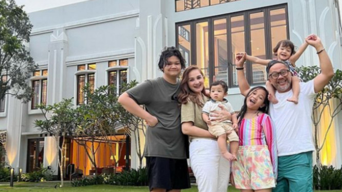 Instagram/@monaratuliu