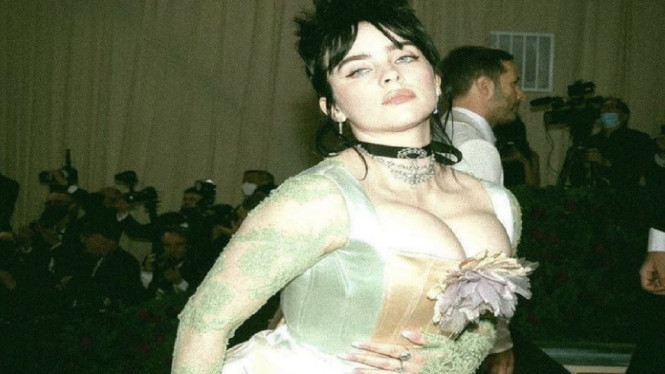 Instagram/billieeilish