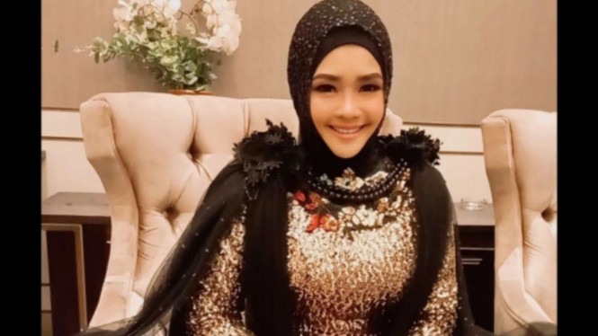 instagram/iyethbustami24