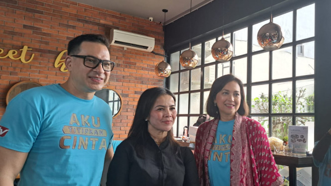 Intipseleb/Tiya Sukmawati