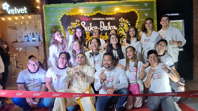 Intipseleb/Tiya Sukmawati