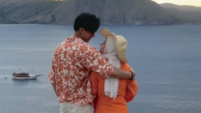 Instagram/rey_mbayang