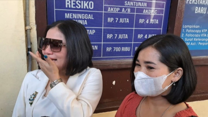 Intipseleb/Tiya Sukmawati