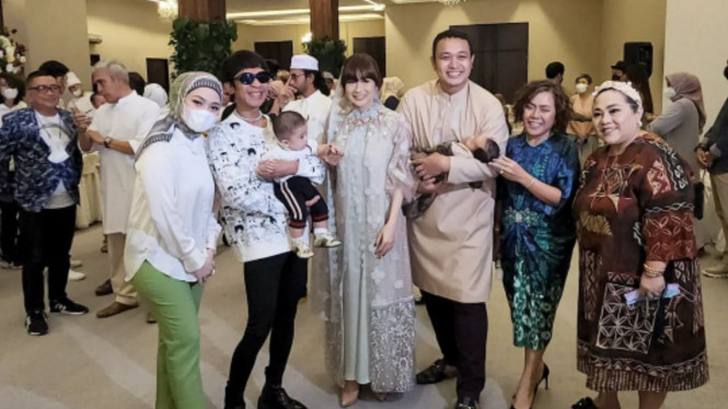 instagram/nathalieholscher