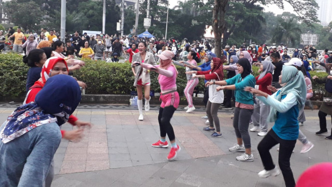 IntipSeleb/Tiya Sukmawati