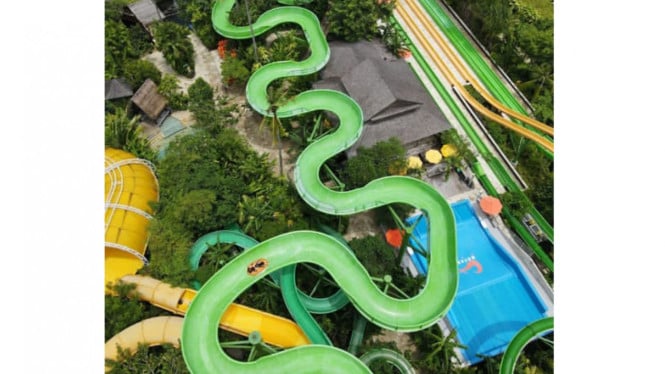 Instagram/@waterbombali