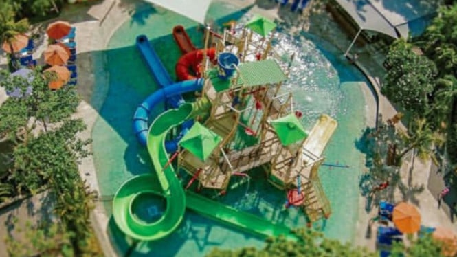 Instagram/@waterbombali