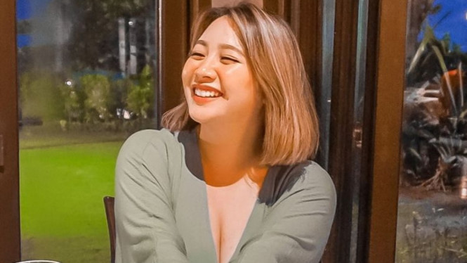 Instagram/ @devyanastasia