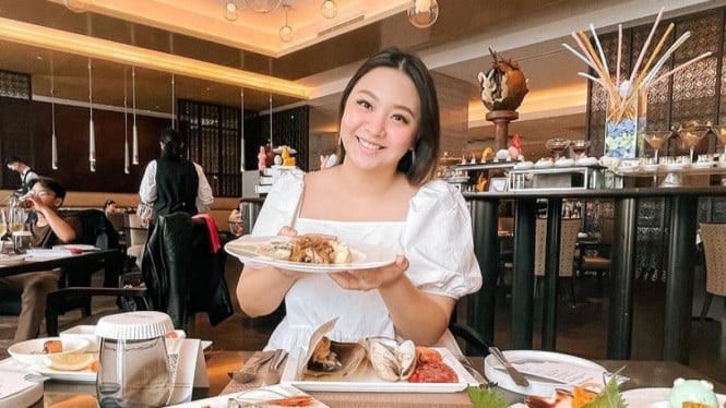 Instagram/ @devyanastasia