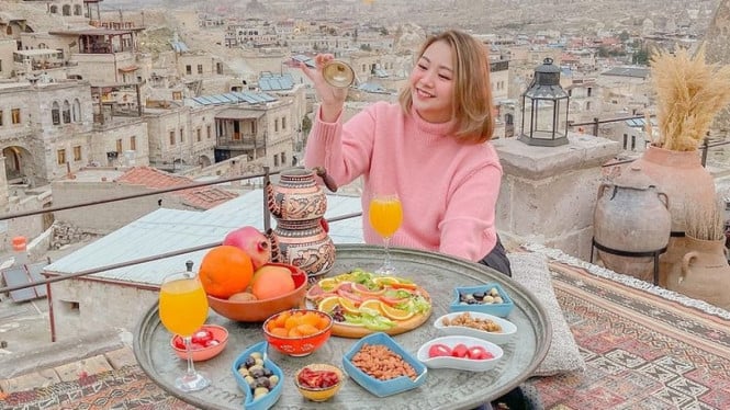 Instagram/ @devyanastasia