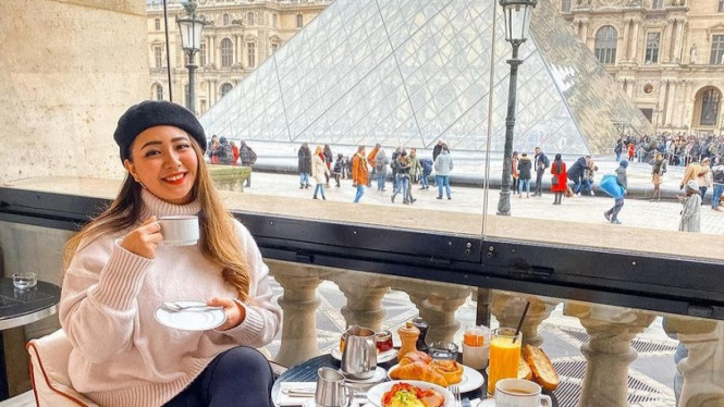 Instagram/ @devyanastasia