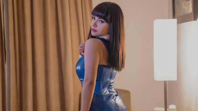 Instagram/@dinar_candy