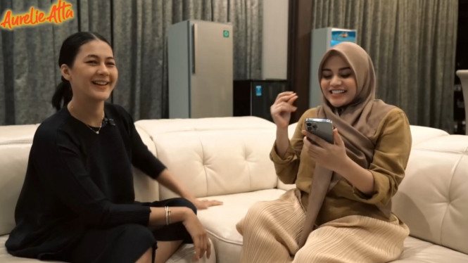 YouTube/Aurelie Atta