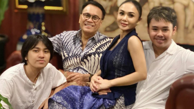 Instagram/yunishara36