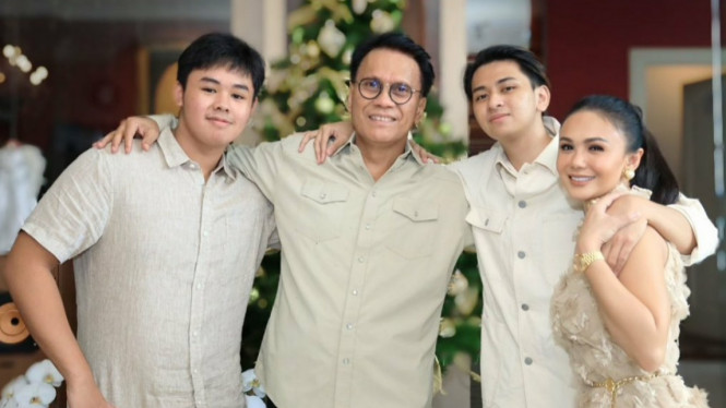 Instagram/yunishara36