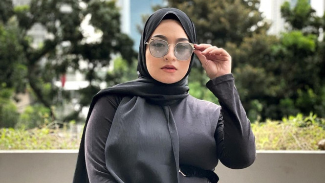 Instagram/nathalieholscher