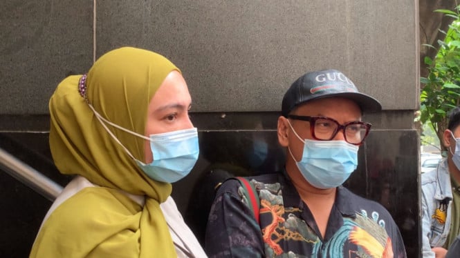 Intipseleb/Tiya Sukmawati