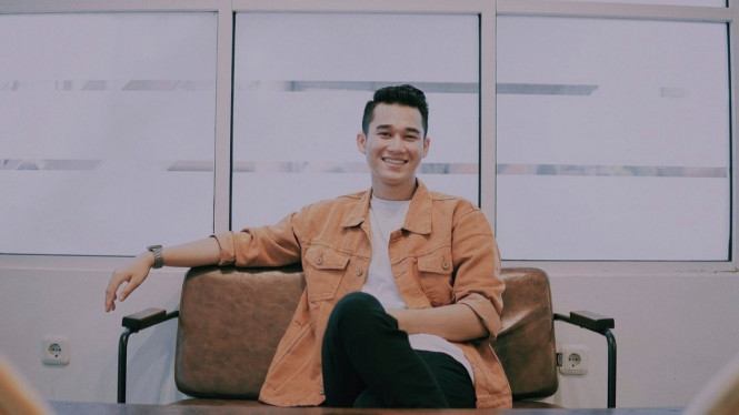 Instagram/ @defrijuliant