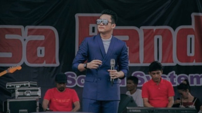 Instagram/ @defrijuliant