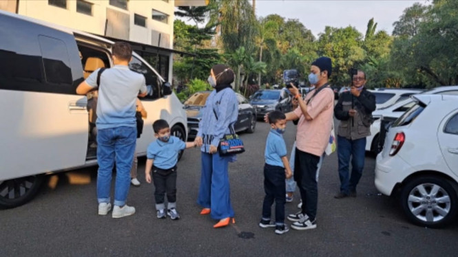 Intipseleb/Tiya Sukmawati