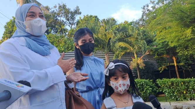 Intipseleb/Tiya Sukmawati