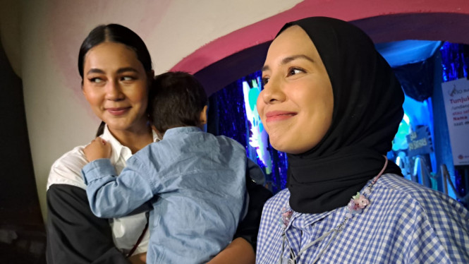 Intipseleb/Tiya Sukmawati