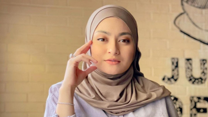 Instagram/nathalieholscher