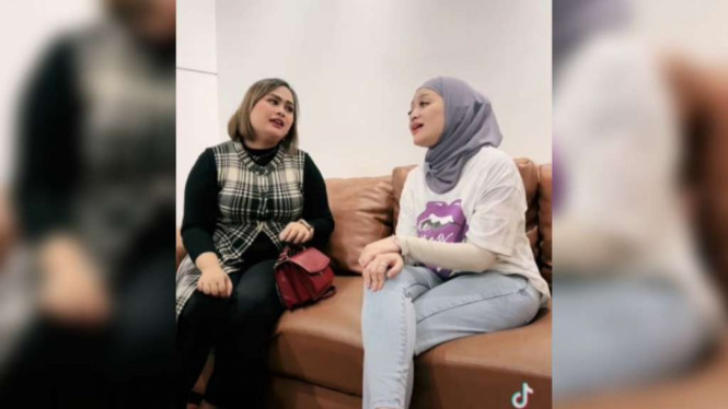 Instagram/@nathalieholscher