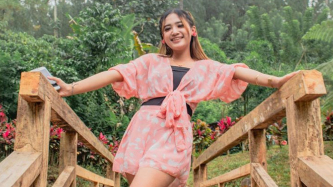 Instagram/@era.syaqira