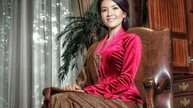 Instagram/farahquinnofficial