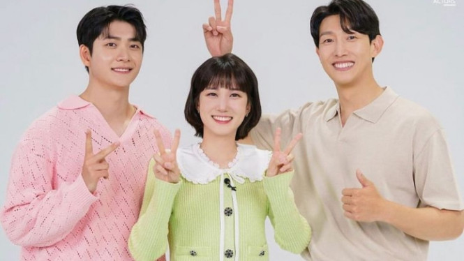 Instagram/extraordinarysttorneywoo.kd