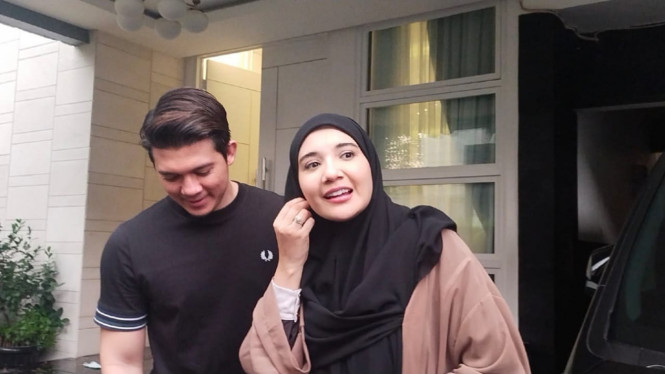 Intipseleb/Tiya Sukmawati