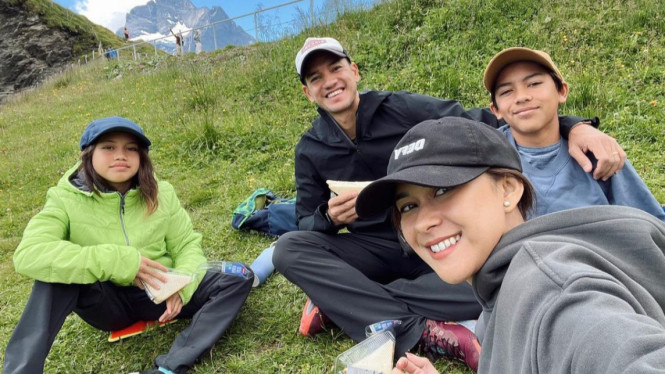 Instagram/andrew.white._