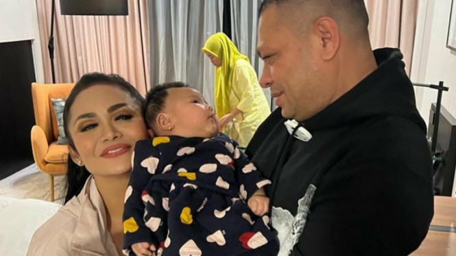 Instagram/krisdayantilemos