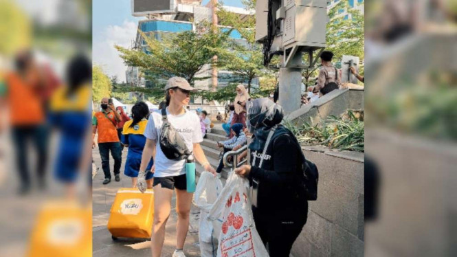 Instagram/@angelagilsha