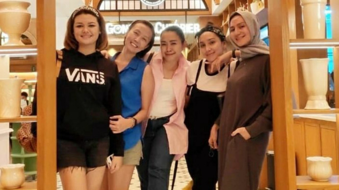 Instagram/wanda_hamidah