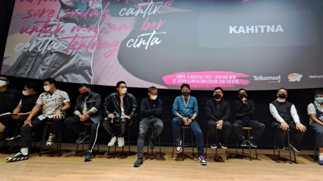 Intipseleb/Tiya Sukmawati