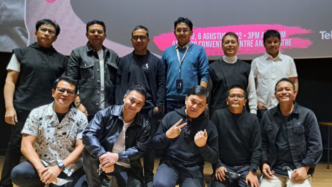 Intipseleb/Tiya Sukmawati