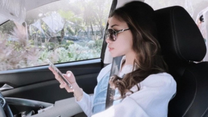 Instagram/ @claudiasenduk