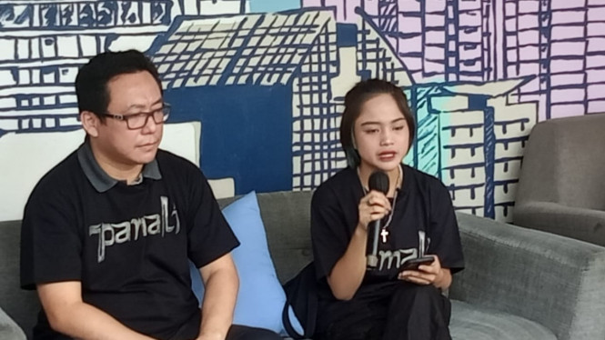 Intipseleb/Tiya Sukmawati